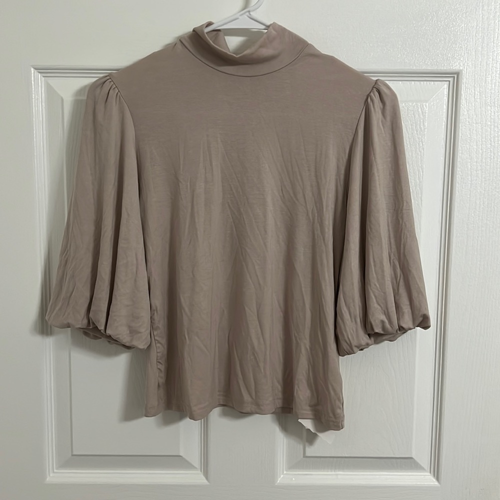 Light weight top